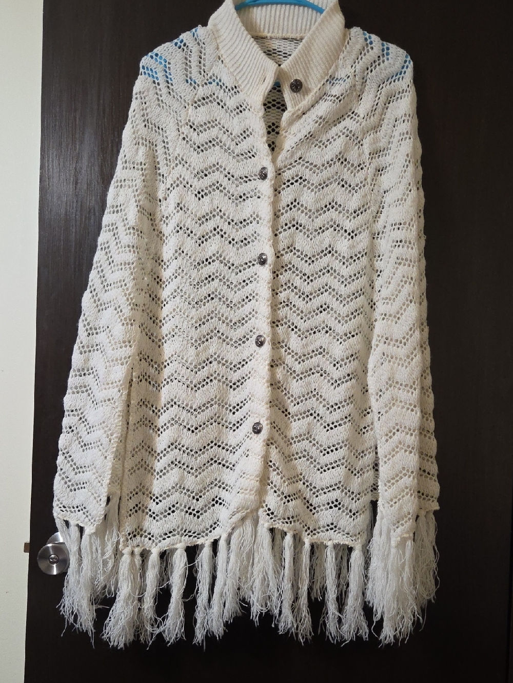 no name brand white Cape with buttons Large
